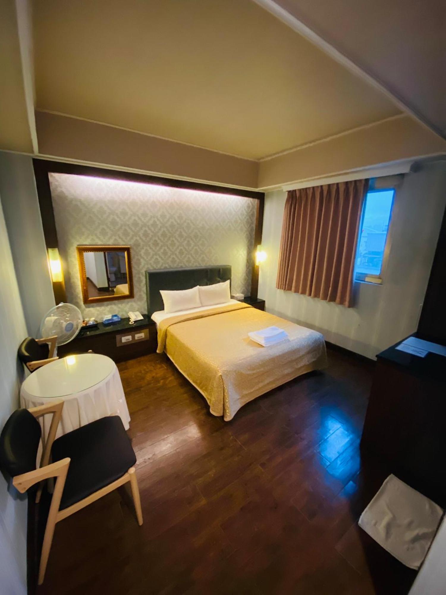 Hotel Lee-Chan Taipei Exteriör bild